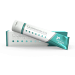 L'image montre le dentifrice éclaircissant Opalescence Sensitive dans son emballage. Ce produit a été spécialement conçu pour les dents sensibles et offre un moyen doux de blanchir les dents au quotidien.